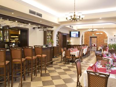 Bar / restaurant