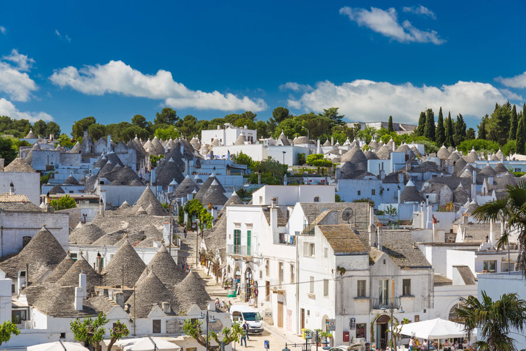 Trulli-huizen in Alberobello, Puglia, tijdens wandelvakantie Italië Puglia & Matera.