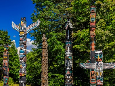Totempalen in Stanley Park, Vancouver, tijdens Route Canada.