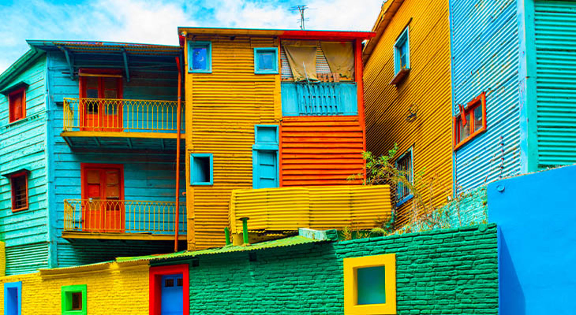 La Boc Buenos Aires Argentinië Felgekleurde huizen met balkons in de wijk La Boca in Buenos Aires, Argentinië.