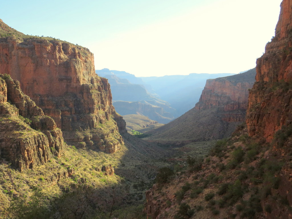Uitzicht over de Grand Canyon in het westen van de Verenigde Staten tijdens een groepsrondreis.