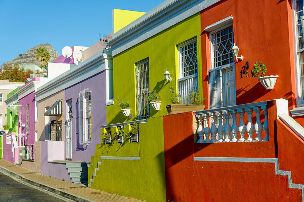 Kleurrijke huizen in de wijk Bo-Kaap in Kaapstad, Zuid-Afrika.