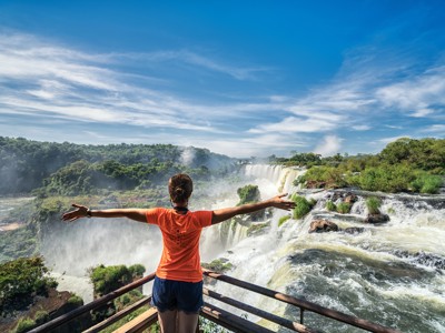 Uitzicht op de Iguazú-watervallen tijdens de route van Buenos Aires naar Rio.