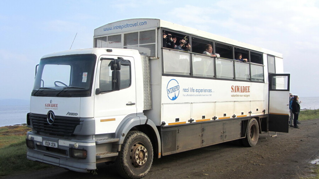 Safari truck van Sawadee tijdens groepsrondreis Kenia, Tanzania en Zanzibar.