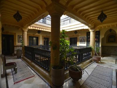 Wind palace patio