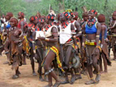 Traditionele dans van de Hamar in de Omo-vallei, Ethiopië.