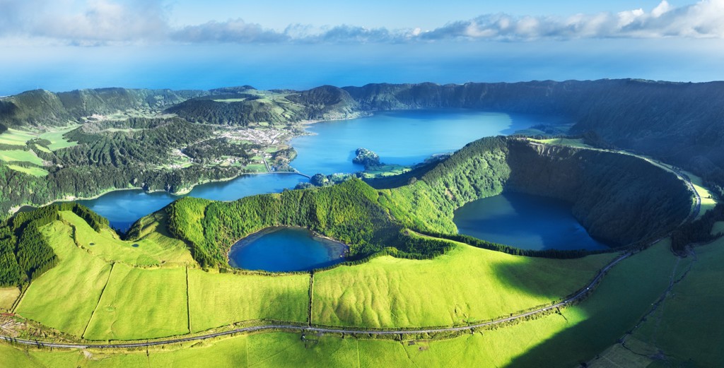 Uitzicht op de kratermeren van Sete Cidades op São Miguel, Azoren.