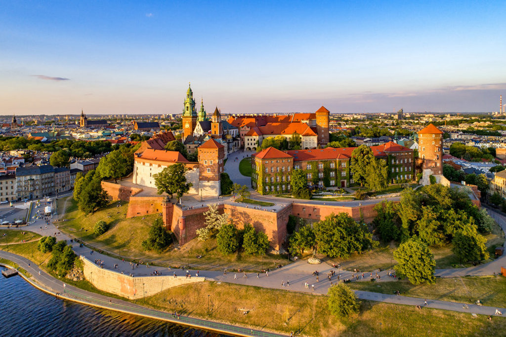 Wawelburcht in Krakau bij zonsondergang, highlight van de groepsrondreis Centraal Europa.