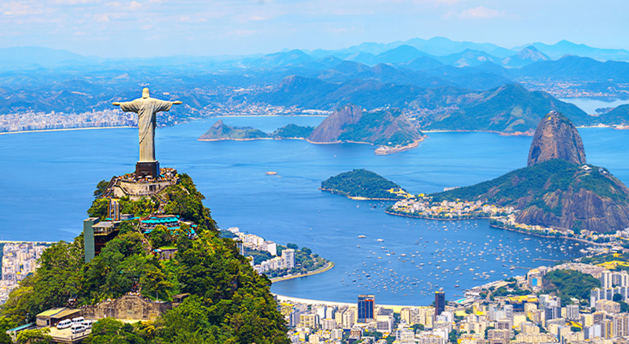 Cristo Redento Rio de Janeiro - 7 nieuwe wereldwonderen Christus de Verlosser met uitzicht over Rio de Janeiro, de Baai van Guanabara en de Suikerbroodberg.