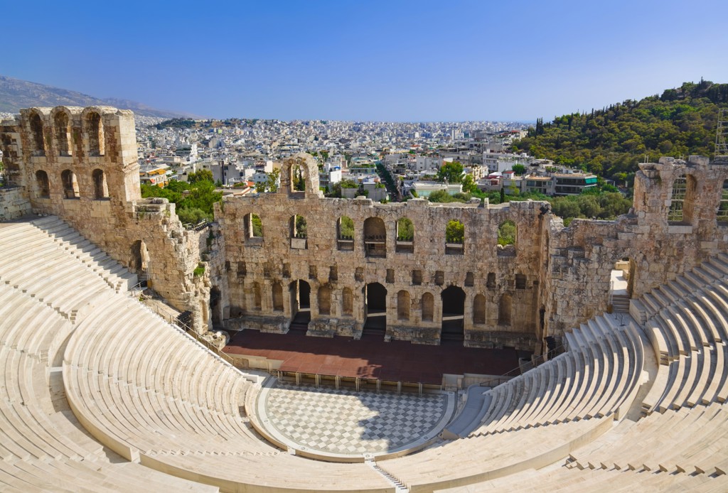 Odeon van Herodes Atticus in Athene met uitzicht over de stad, Griekenland.