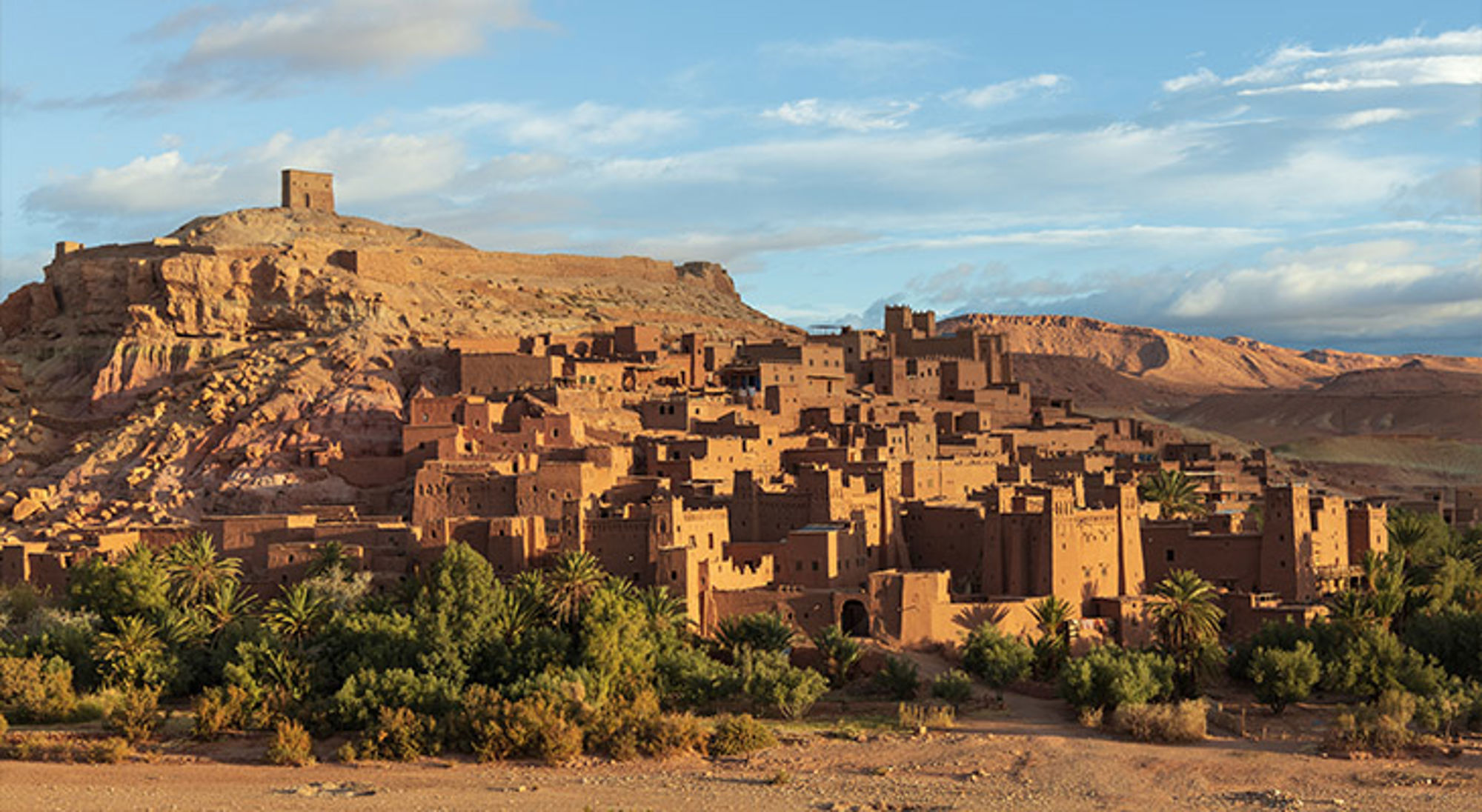Aït-Ben-Haddou Marokko Lemen kasbah en dorp Aït Ben Haddou in het Atlasgebergte, Marokko, bij zonsondergang.