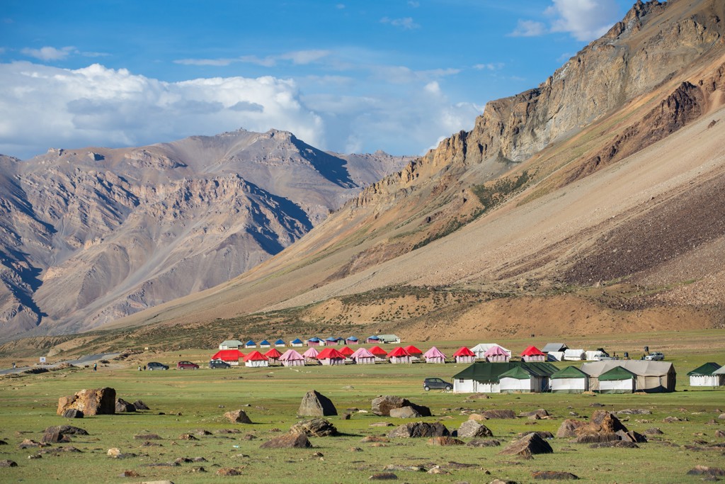 Tentenkamp in de bergen van Ladakh, tijdens groepsrondreis India Spiti & Ladakh.