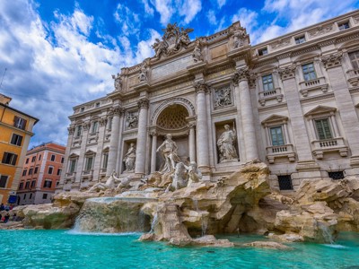 Trevi-fontein in Rome met barokke beelden en helderblauw water, tijdens de route Italië & Kroatië.