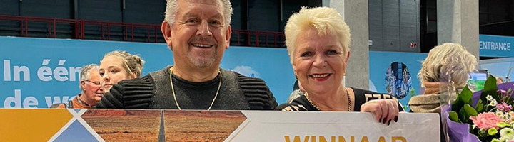 Winnaar ontvangt reischeque van €4550,50 op de Vakantiebeurs.