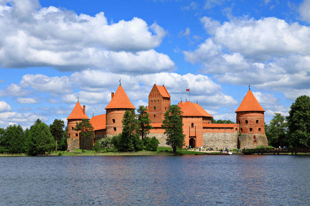 Kasteel Trakai aan het Galvė-meer in Litouwen, onderdeel van familiereis Polen en Baltische Staten.