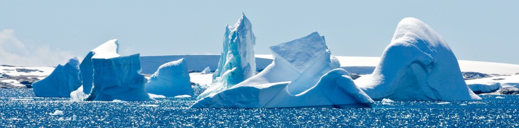 IJsbergen in de Zuidelijke Oceaan tijdens groepsrondreis Antarctica Crossing the Circle.