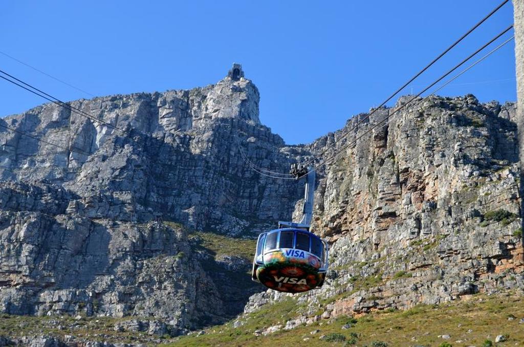 Kabelbaan naar de top van de Tafelberg bij Kaapstad, Zuid-Afrika, tijdens een premium groepsrondreis.