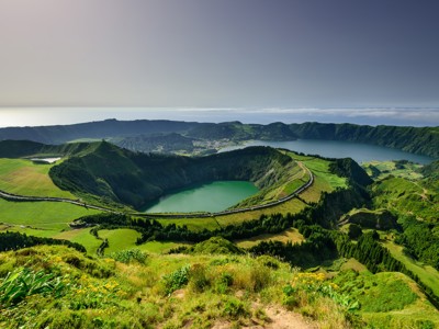 Uitzicht op de kratermeren Lagoa das Sete Cidades op São Miguel, Azoren, tijdens Route Azoren dag 2.