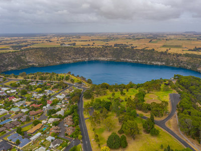 Blue Lake-kratermeer bij Mount Gambier, Zuid-Australië.