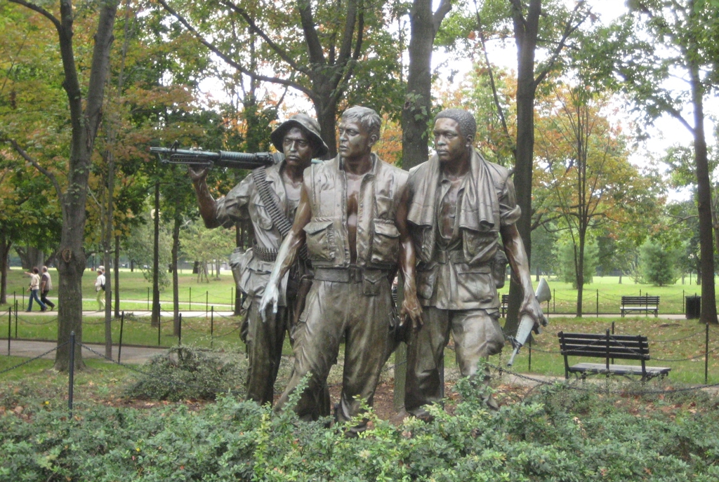 Standbeeld van drie soldaten bij het Vietnam Veterans Memorial in Washington D.C., tijdens een rondreis door Noordoost-USA.