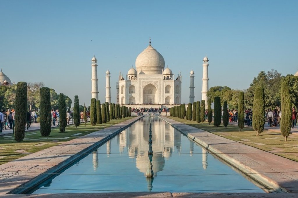 Taj Mahal in Agra, India, bij zonsopkomst tijdens een 22-35ers groepsrondreis.