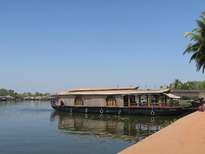 Woonboot op de backwaters van Kerala tijdens de Route Zuid-India, 18 dagen.