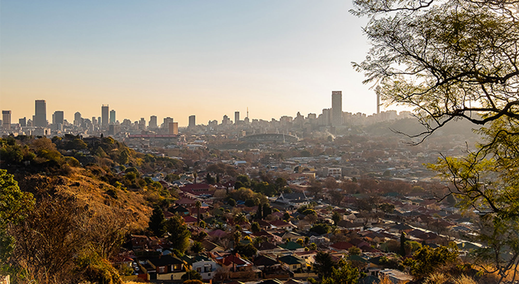 Johannesburg Zuid-Afrika Uitzicht op de skyline van Johannesburg bij zonsondergang tijdens de Route Zuid-Afrika.