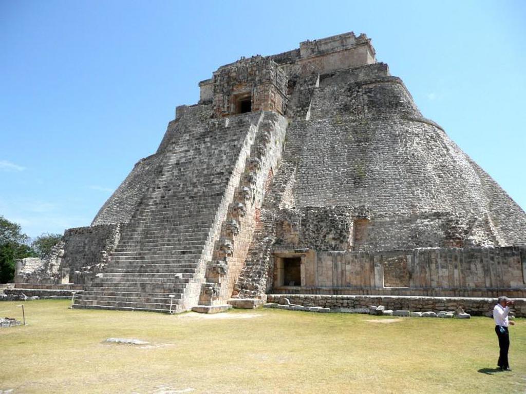 Maya-piramide in de jungle van Mexico, highlight tijdens een familiereis Mexico.
