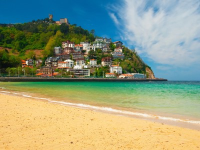 Strand en kustplaats San Sebastián aan de Golf van Biskaje, tijdens familiereis Spanje & Portugal.
