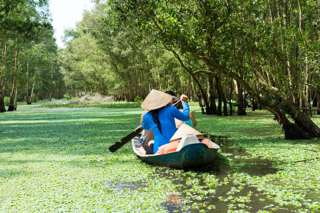 Boottocht door de Mekongdelta in Vietnam tijdens een 22-35ers groepsreis.