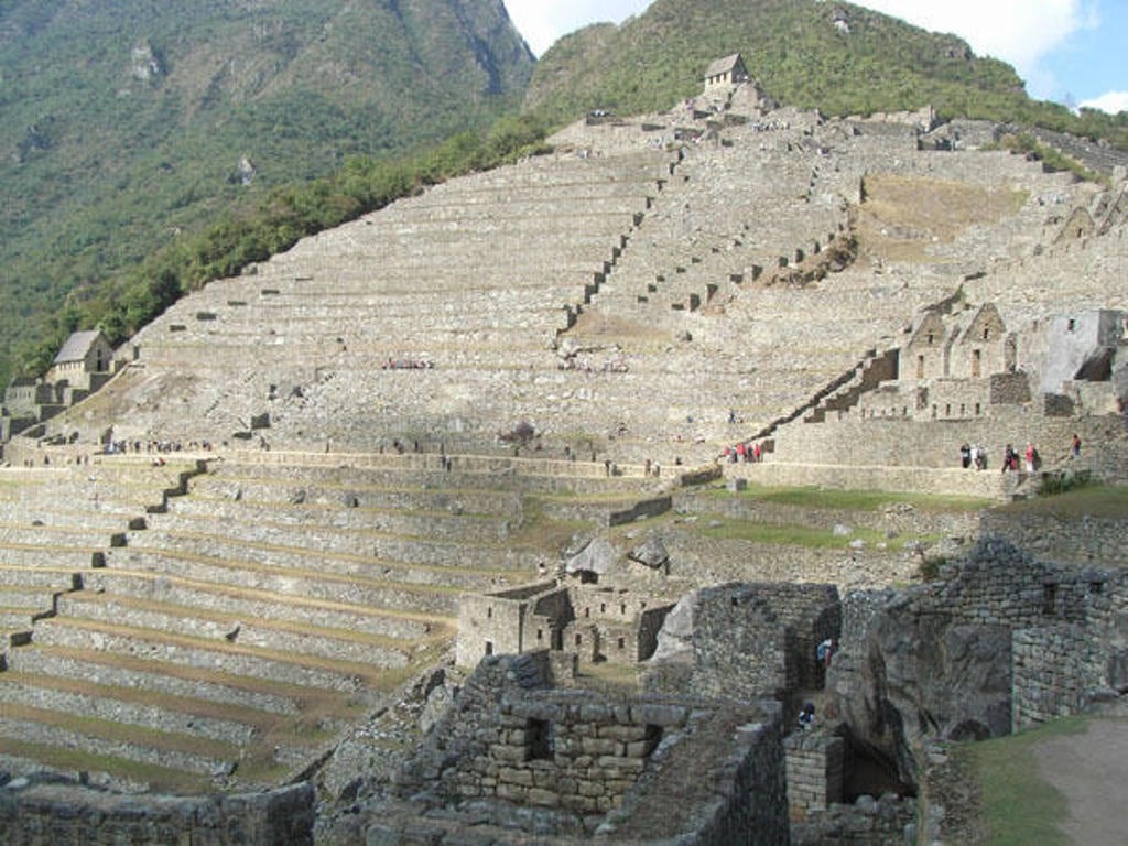 Terrassen en stenen ruïnes van Machu Picchu in de Andes, Peru.