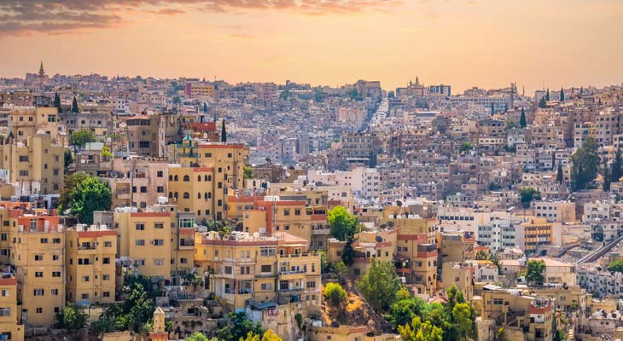 Amman Jordanië Panoramisch uitzicht op de ruïnes van Jerash in Jordanië, met Romeinse zuilen en bogen.