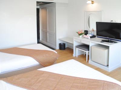 C H Hotel