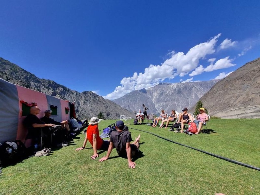Uitzicht op berglandschap in Baltistan en Hunza tijdens groepsrondreis door Pakistan.