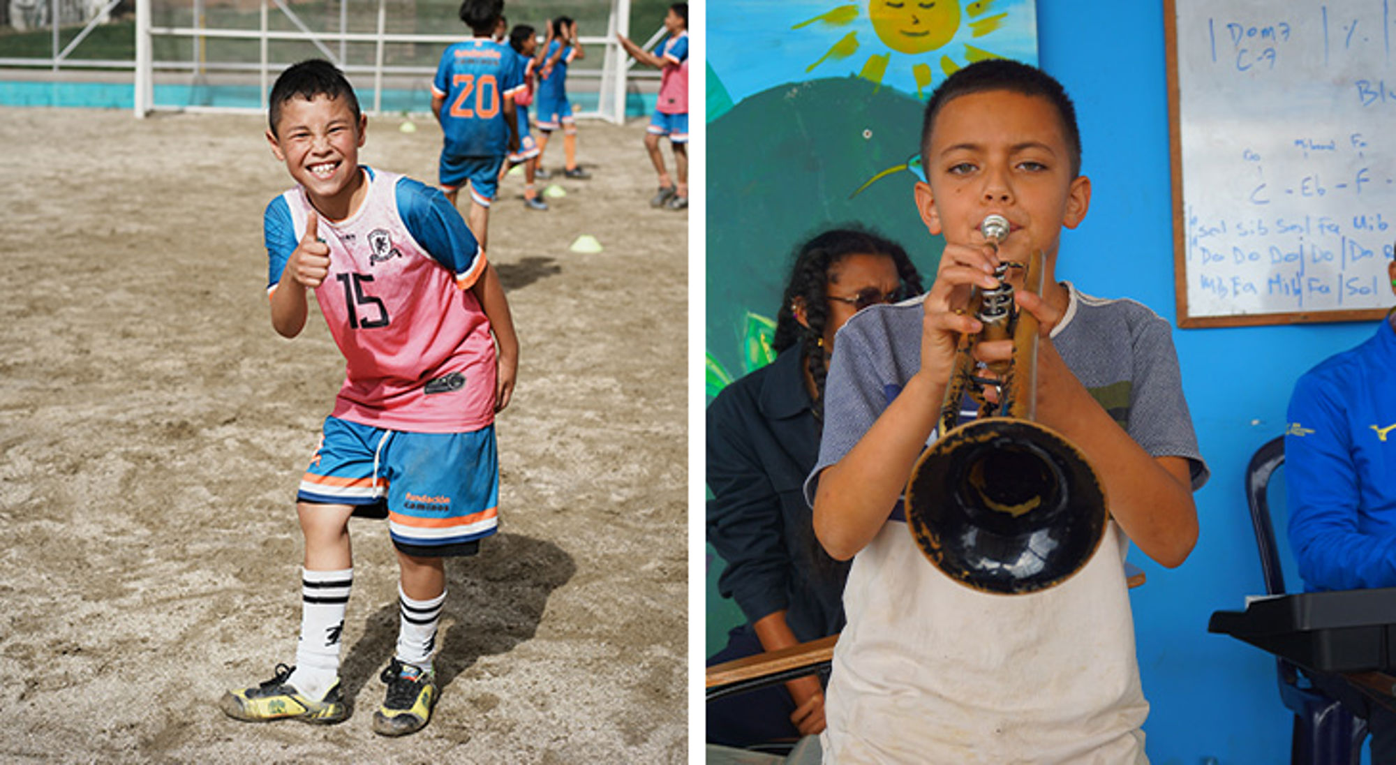 Activiteiten Stichting Children of Medellín Jongen voetbalt op een veld en steekt zijn duim op; daarnaast blaast een jongen op een trompet in een klaslokaal.