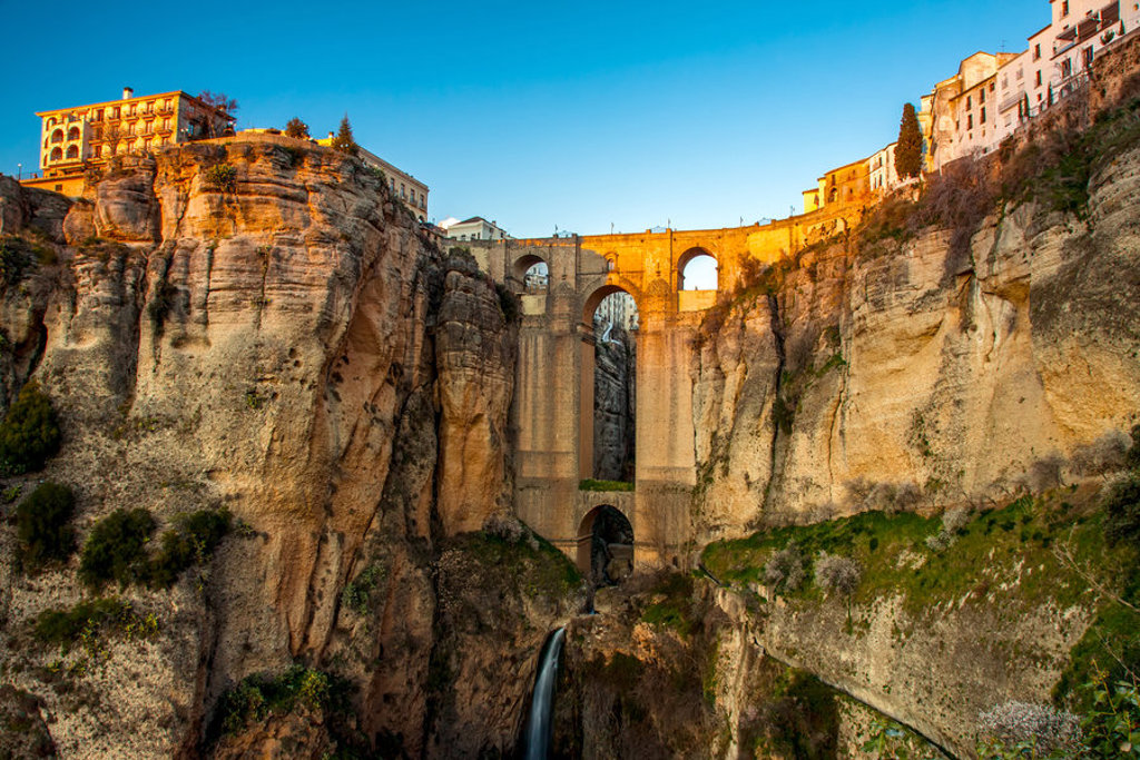 Puente Nuevo-brug over de El Tajo-kloof in Ronda, Spanje, tijdens een familiereis Spanje & Portugal.