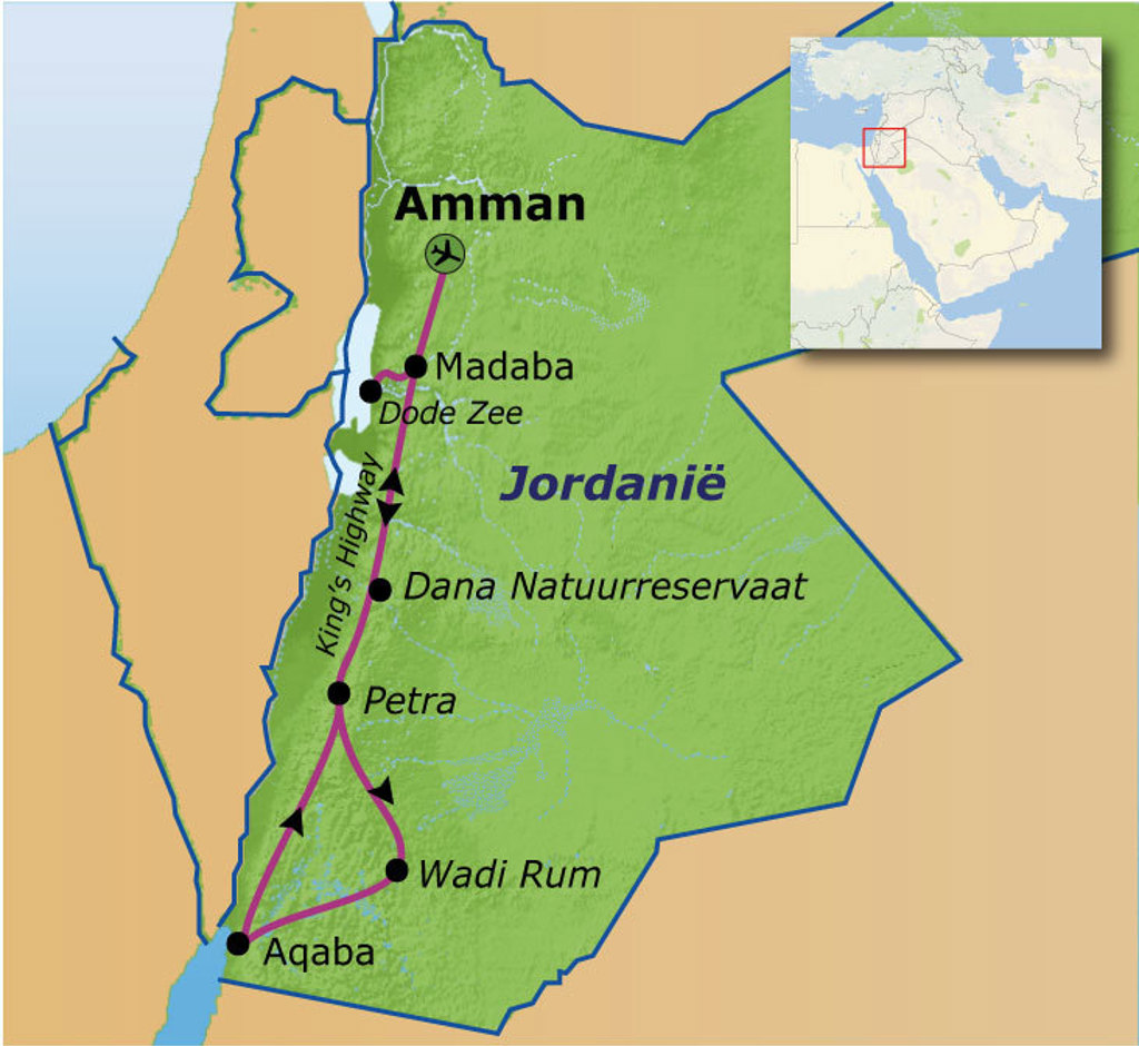 Routekaart Jordanië met reisroute langs Amman, Madaba, Dode Zee, Dana, Petra, Wadi Rum en Aqaba.