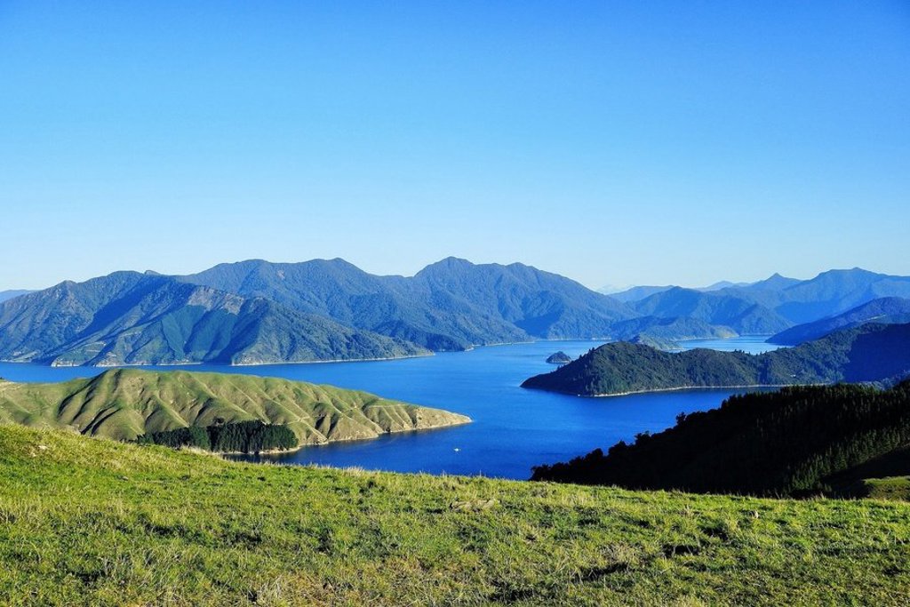 Panoramisch uitzicht op een berglandschap tijdens een groepsrondreis door Australië en Nieuw-Zeeland.