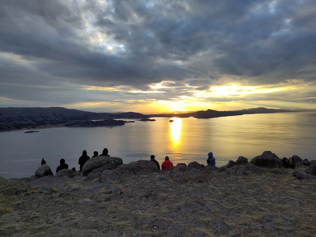 Zonsondergang Amantani