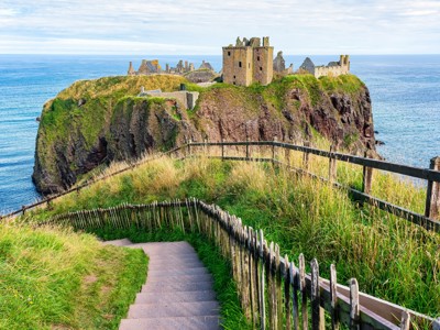 Ruïne van Dunnottar Castle op een rotsklif aan de Schotse kust, Route Schotland dag 9.