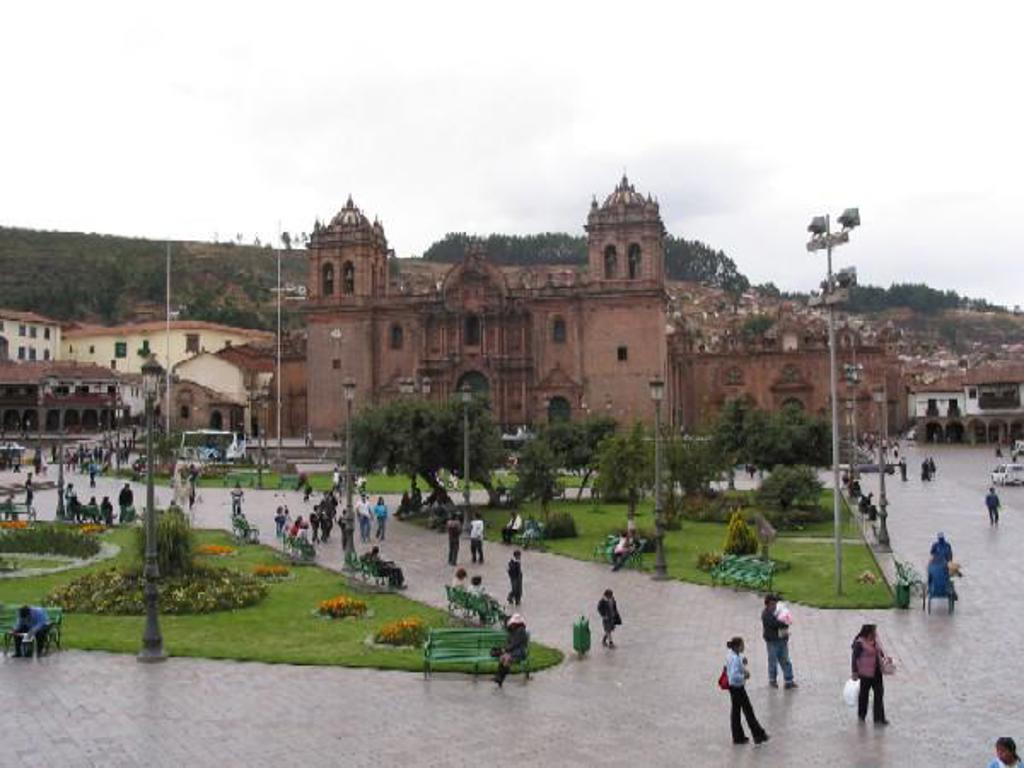 Uitzicht op de ruige hoogvlaktes van de Andes tijdens groepsrondreis Argentinië, Bolivia en Peru.