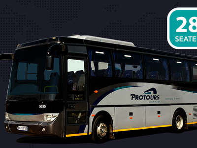 28-persoons touringcar voor vervoer in Zuid-Afrika.