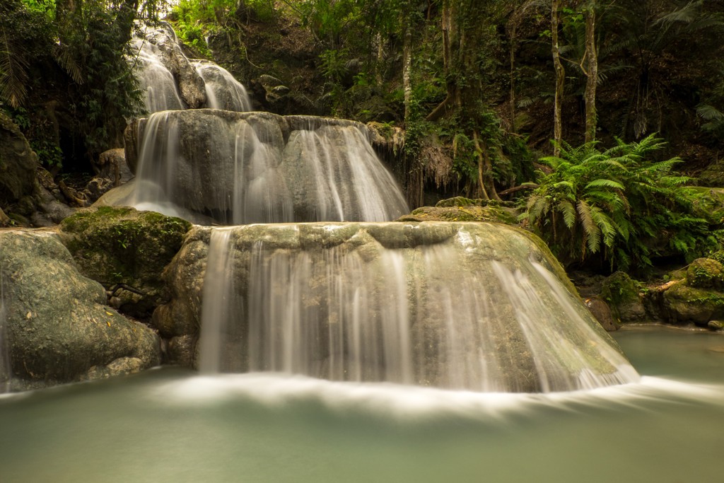 Waterval in het regenwoud op Bali tijdens de rondreis Timor, Sumba & Bali.