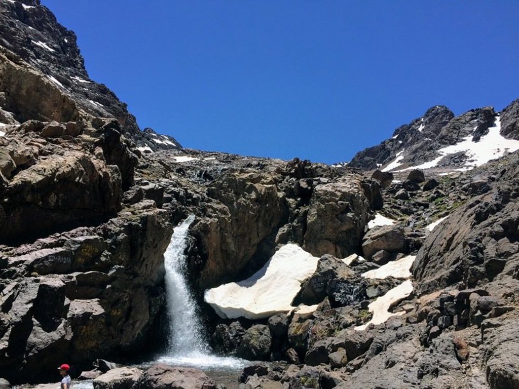 Berglandschap in Marokko tijdens de wandelvakantie naar de top van Mount Toubkal.