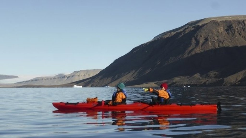 Expeditiecruise door het ijs van Arctisch Canada en Groenland, met ijsbergen langs de Northwest Passage.