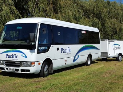 Camper in de natuur, vervoer tijdens een rondreis door Australië en Nieuw-Zeeland.