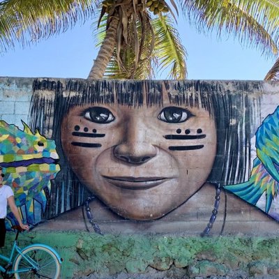 Lijntekening van een Mayatempel met gezicht, tijdens een 22-35ers reis Mexico.