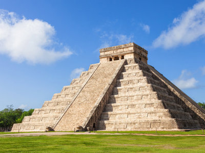 Piramide El Castillo in Chichén Itzá tijdens de Route Mexico.