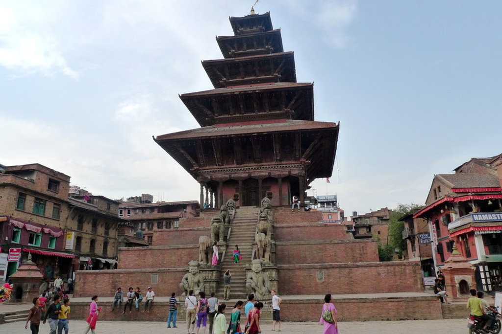 Nyatapola-tempel op Taumadhi Square in Bhaktapur, Nepal, tijdens een familiereis.