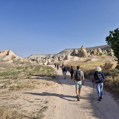 Wandelvakantie in Cappadocië, Turkije: rotsformaties en valleien in het landschap.